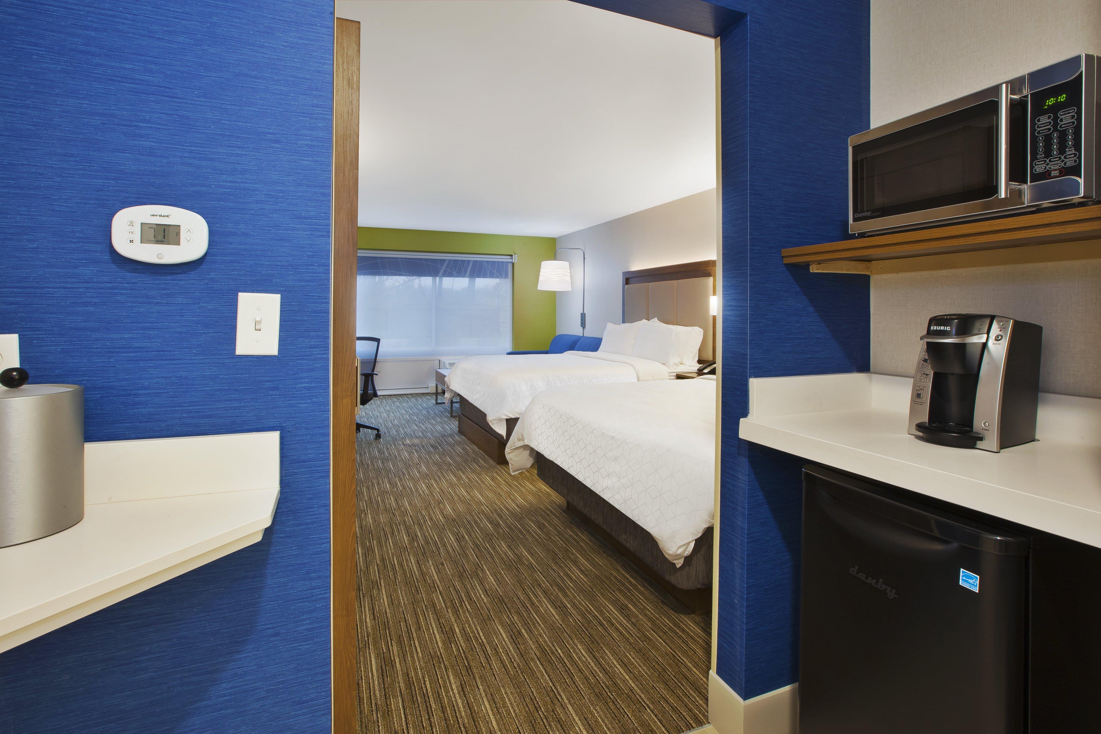 Holiday Inn Express & Suites Grand Rapids Airport North, An Ihg Hotel Экстерьер фото