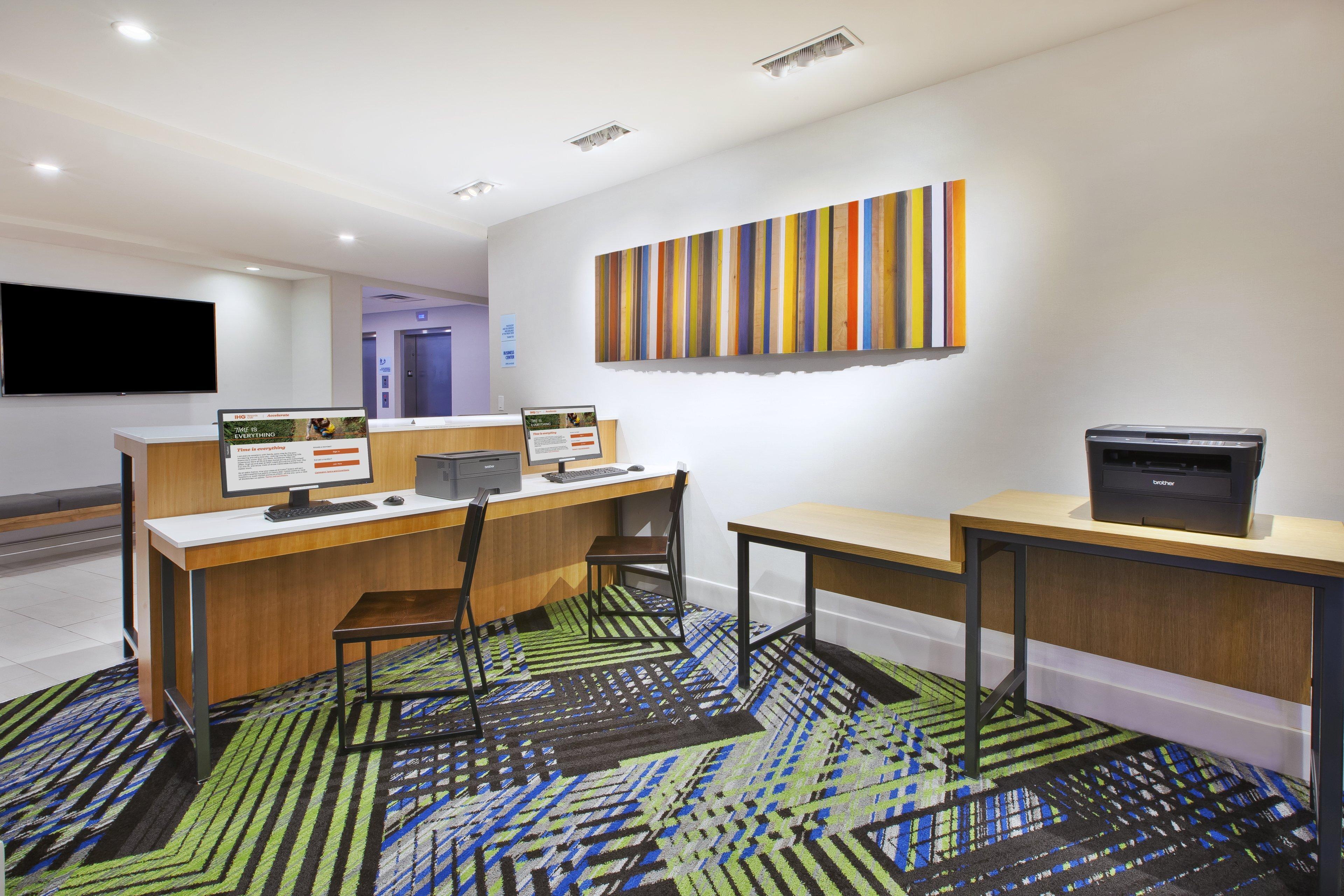 Holiday Inn Express & Suites Grand Rapids Airport North, An Ihg Hotel Экстерьер фото