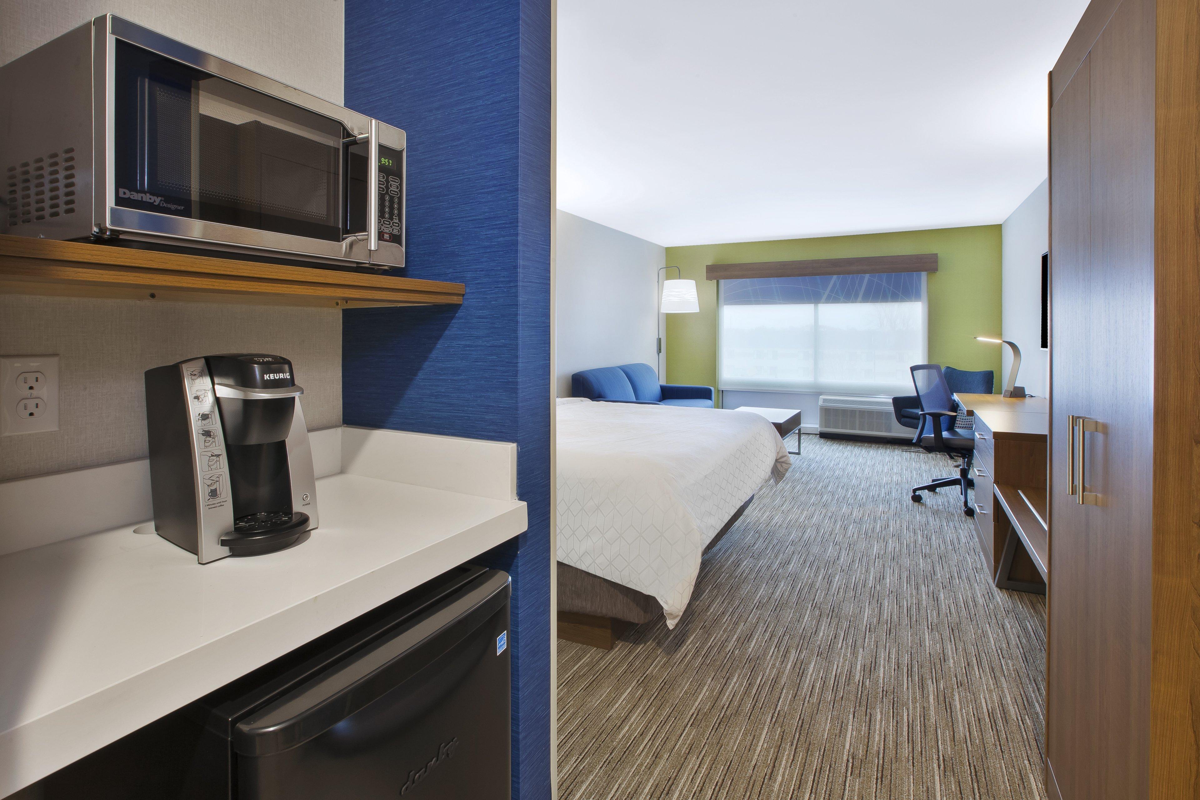 Holiday Inn Express & Suites Grand Rapids Airport North, An Ihg Hotel Экстерьер фото