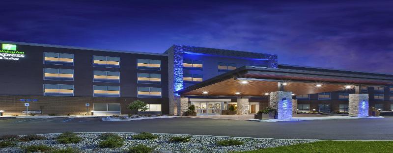 Holiday Inn Express & Suites Grand Rapids Airport North, An Ihg Hotel Экстерьер фото